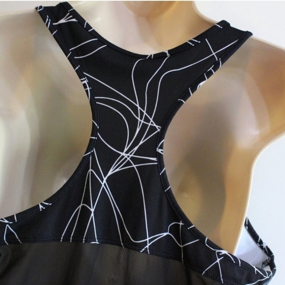 Fabletics Woman's Athletic Tank Top Size Large L Black White Racerback Active - Picture 4 of 5